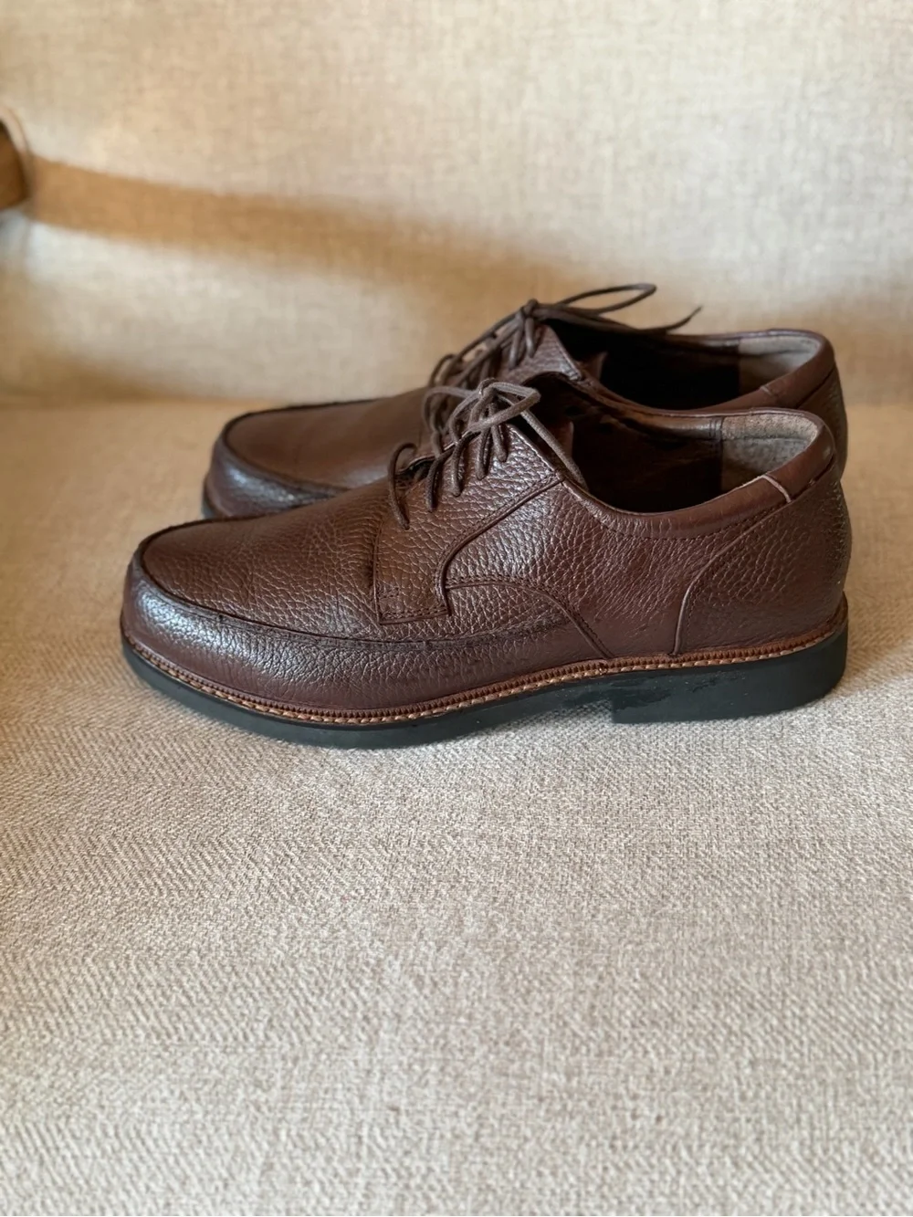 Apex Lexington Brown Pebbled Leather Shoes Size 8.5 Wide